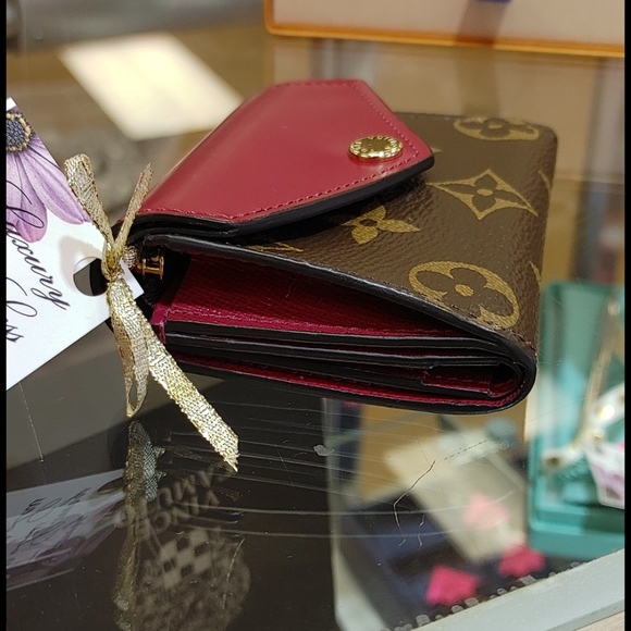 Louis VuittonđşMonogram Fuschia Zoe Small Wallet - Picture 5 of 14